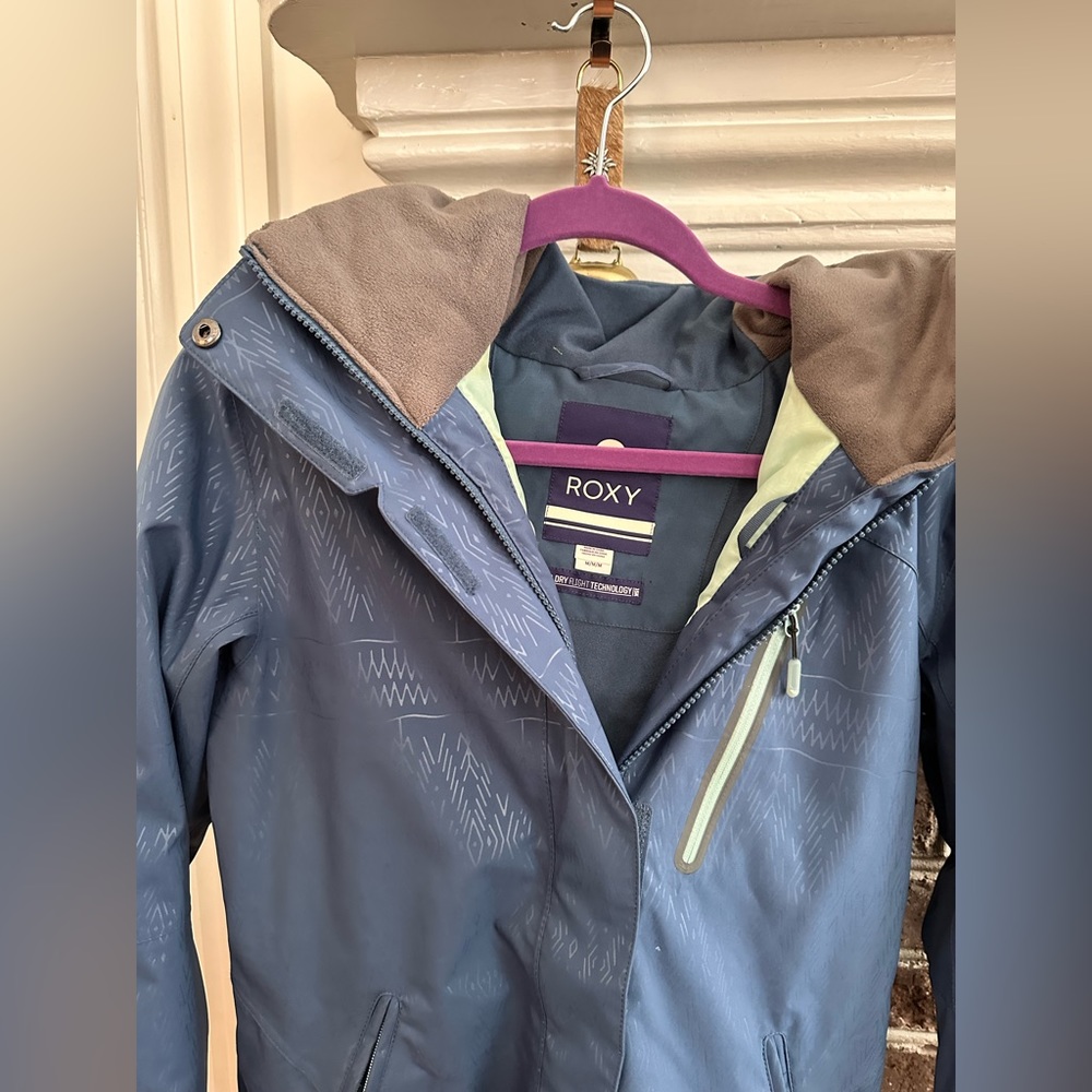 Roxy blue ski jacket size medium , worn once - Picture 4 of 6